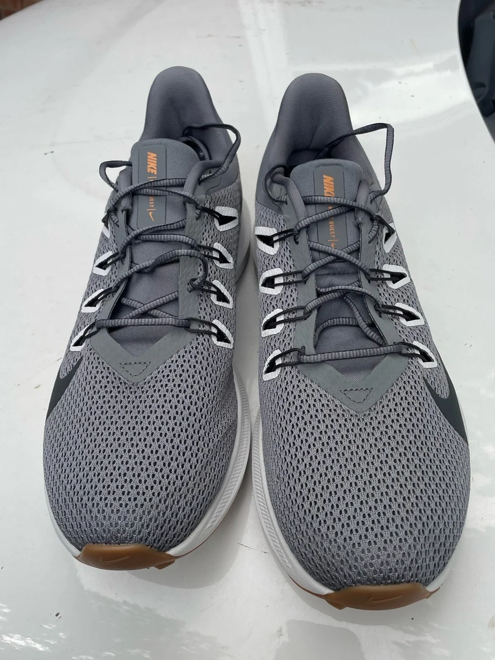 New Nike Quest 2 Smoke Grey Gum Running Shoes Size 10.5 Men’s